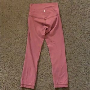 Lululemon aligns size 2 cropped